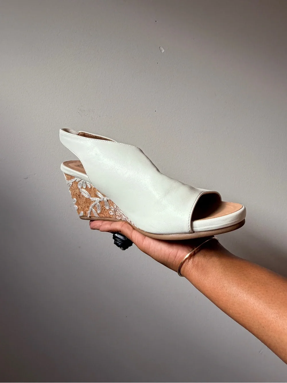 Mootsies Tootsies White Slingback Wedge Sandals with Embroidered Cork Heel